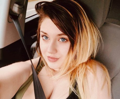 eileenexy is on onlyfans