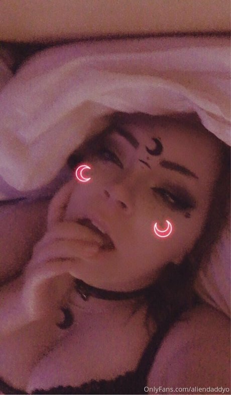 Aliendaddyo only fans sex