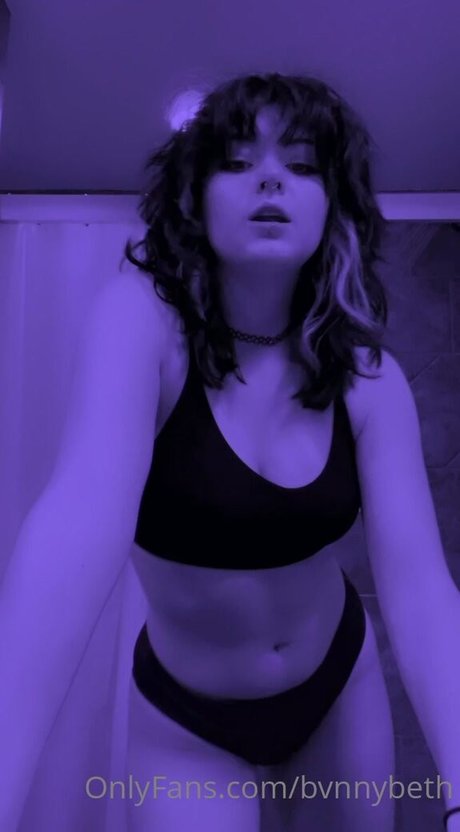BvnnyBeth naked onlyfans pics