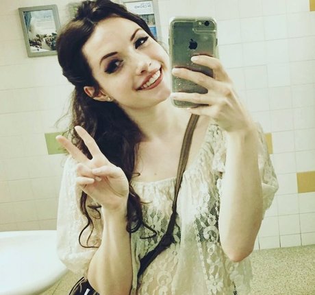 Corrine Moore onlyfans leak naked