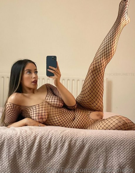 Thick Brunette onlyfans leak new