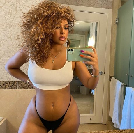 Aisha Thalia tits onlyfans