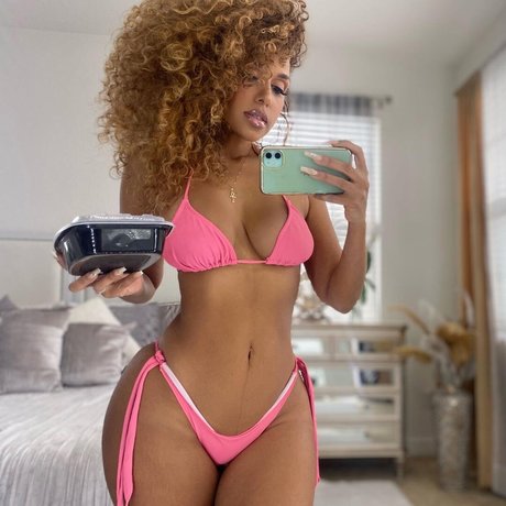 Aisha Thalia leaked only fans