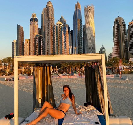 Jodie Anna Burrage strip onlyfans