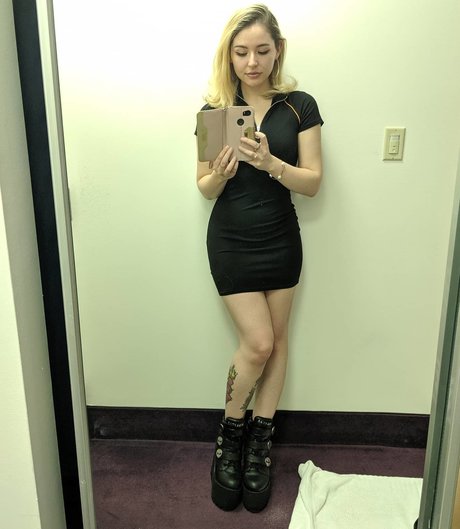 Autumn Farrell onlyfans nudes