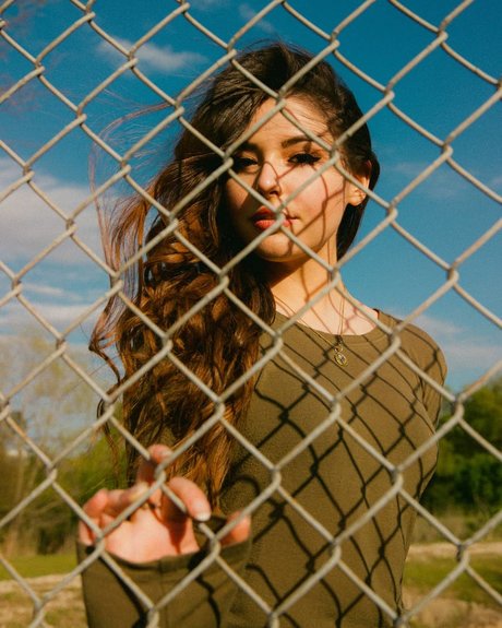 Autumn Farrell Profile pic