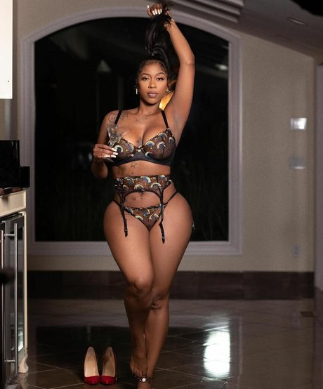 Kash Doll onlyfans picture