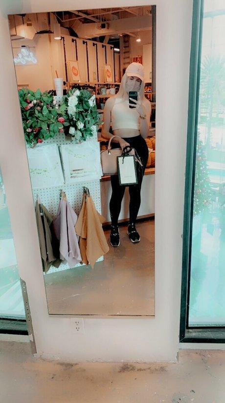 Vanessa9in boobs onlyfans