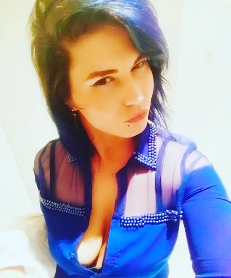 Aroua Dh onlyfans naked pics