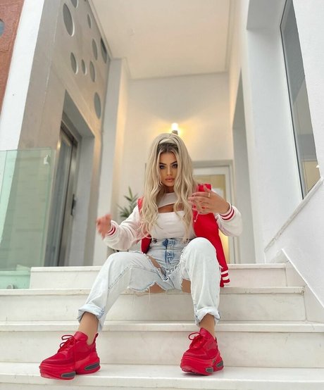 Deli Sana onlyfans nude photos