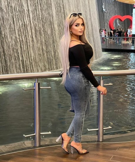 Deli Sana free only fans