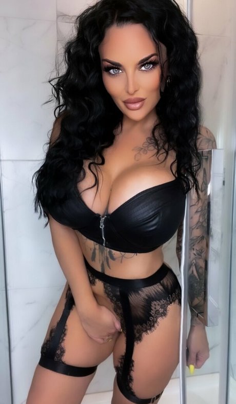 Bigtwins boobs onlyfans