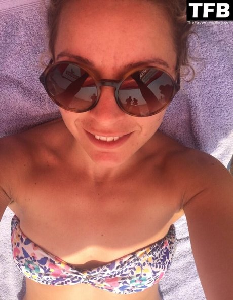 Claire Hutchings onlyfans.