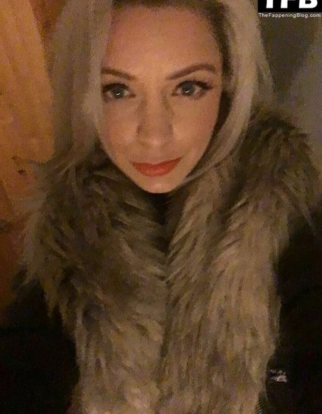 Claire Hutchings onlyfans boobs