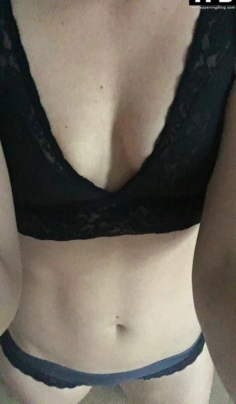 Claire Hutchings leaks only fans