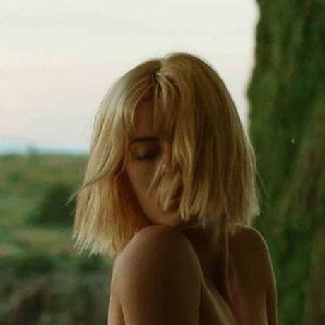 Marilyn Milk strip onlyfans