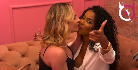 Girls Kissing onlyfans sex