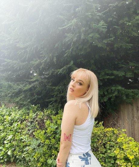 Emily Rose Perrin naked onlyfans leaked