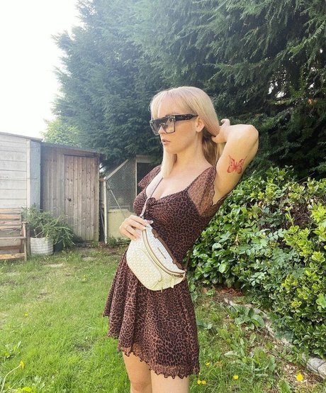 Emily Rose Perrin ass onlyfans