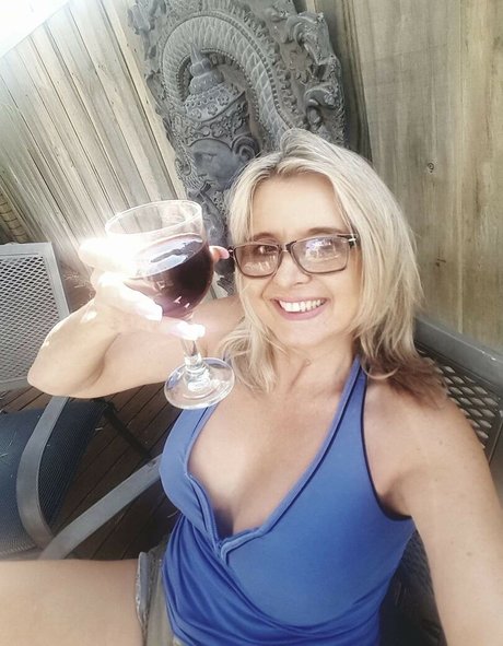 Helen Eleni onlyfans pic