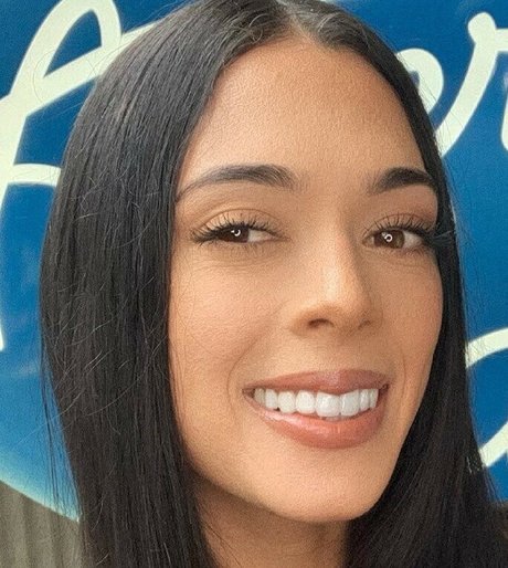 Erika Perry onlyfans leaks