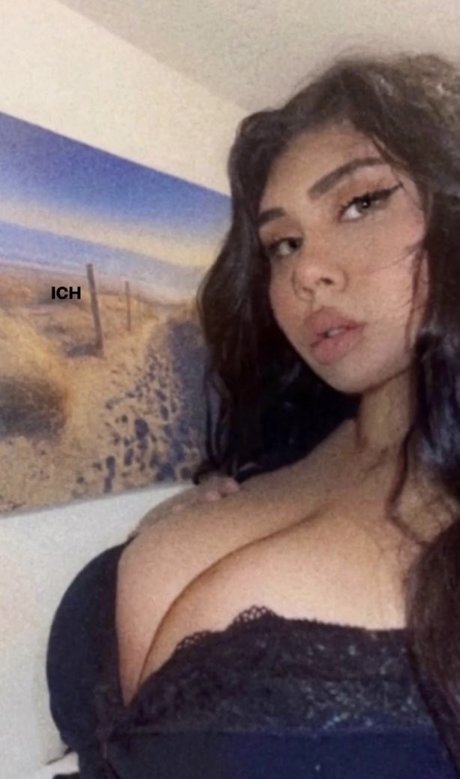 Celjanaaa only fans pic