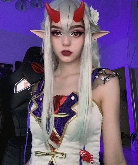 Madness Alise strip onlyfans