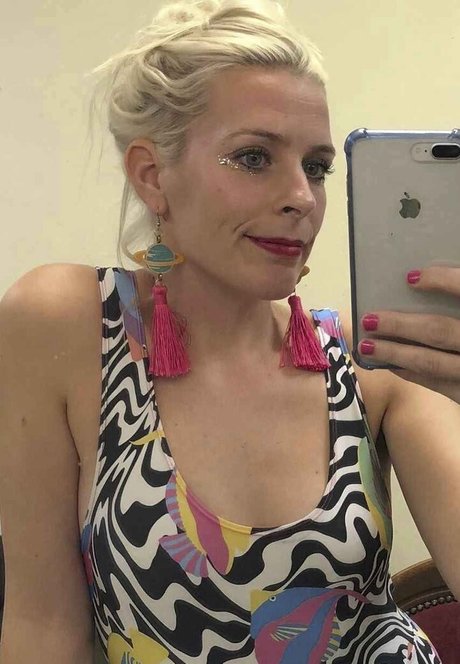 Sara Pascoe onlyfans free