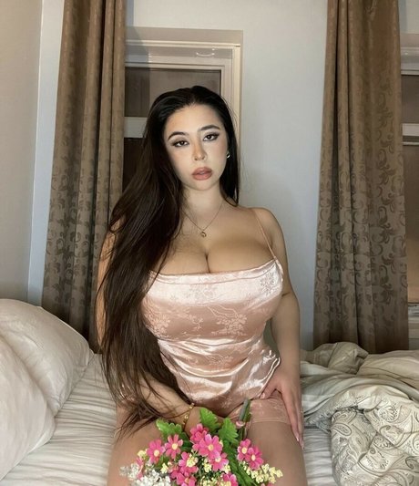 Reema Balouch onlyfans model photos