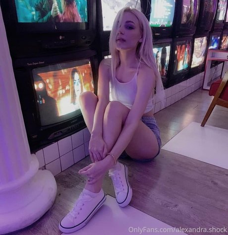 alexandra shock naked onlyfans leak