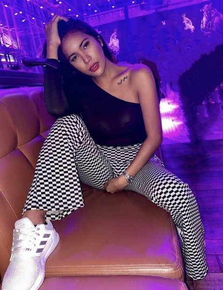 Nikki Lerona leak onlyfans