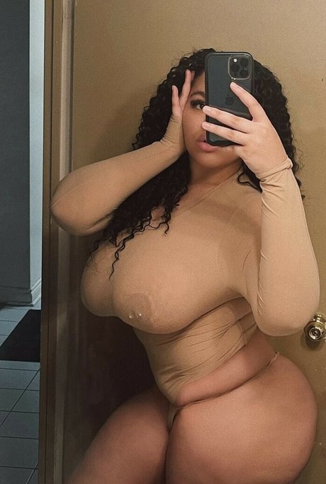 Tanya Mayenge leaked onlyfans pics