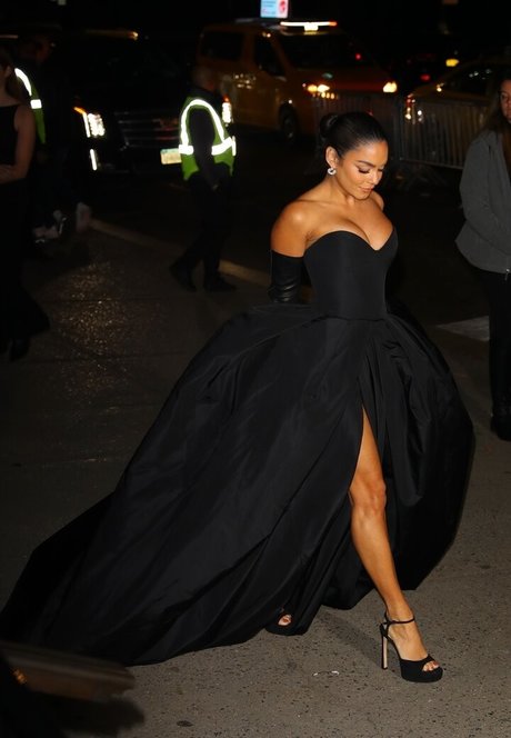 Vanessa Hudgens onlyfans leaked photos