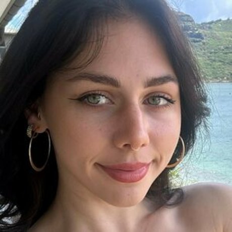 Mayalane Mayaneu onlyfans leak ass