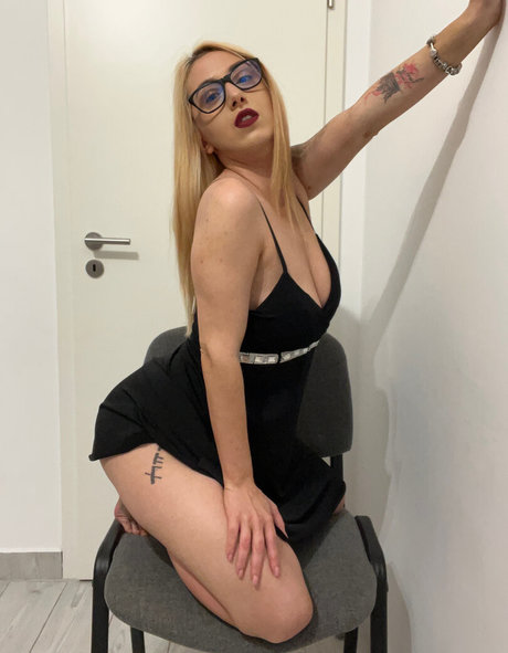 goddess blaze onlyfans model photo