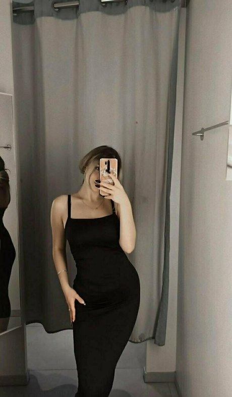 monica01 03 onlyfans naked