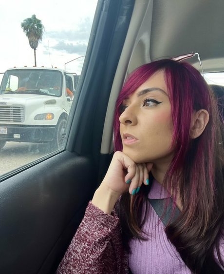 Yellowspoongirl onlyfans model images