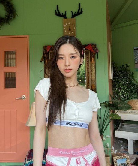 HeeJin only fans nude leaks