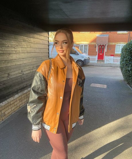 Neave Dare onlyfans lean