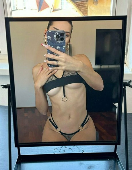 Sara Mia Sara8teen only fans naked