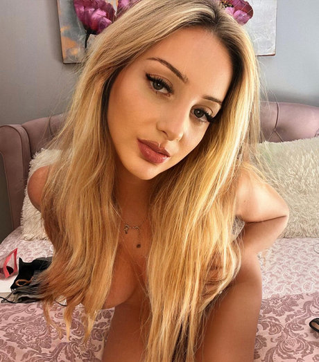 Bethystory naked onlyfans