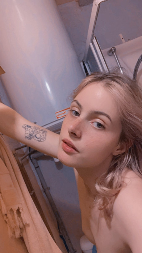 Naiade_ only fans leak