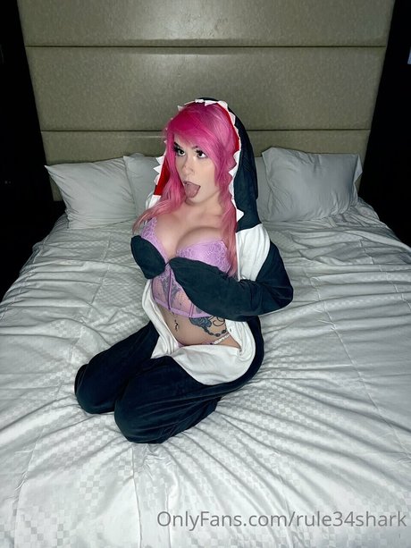 Holofox_ only fans naked