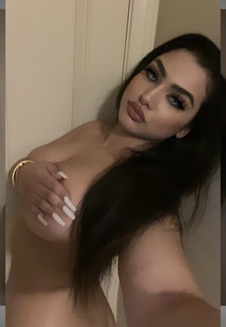 Nadia Khar onlyfans nude leaks