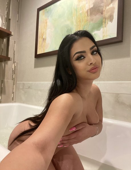 Nadia Khar nude leaks onlyfans
