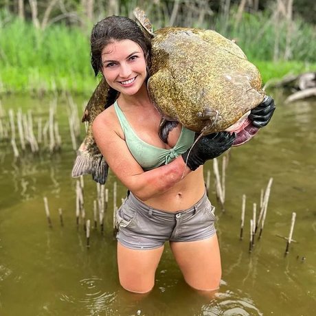 Hannah Barron nudes only fans