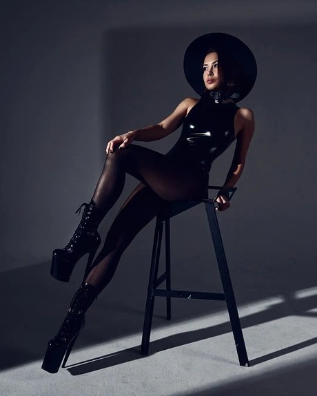 Natasha Roik onlyfans naked leak