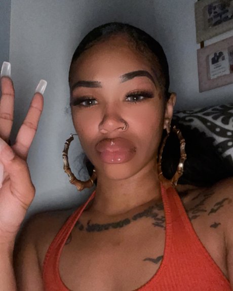 Cynthia Rose_ onlyfans lean