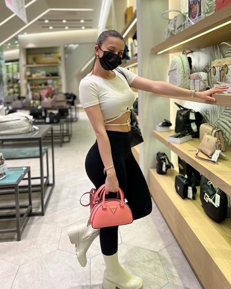 Sinem Ozgur onlyfans for free