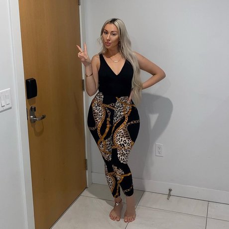 Una onlyfans model photo